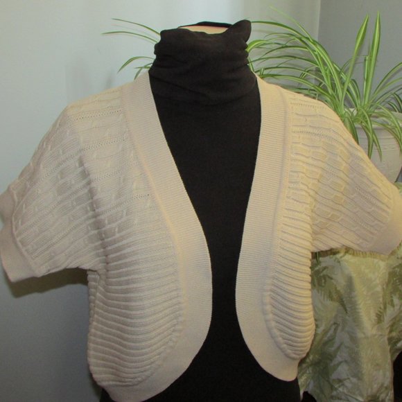Peter Nygard Petites Cropped Knit Cardigan Sweater Shrug - Picture 10 of 12
